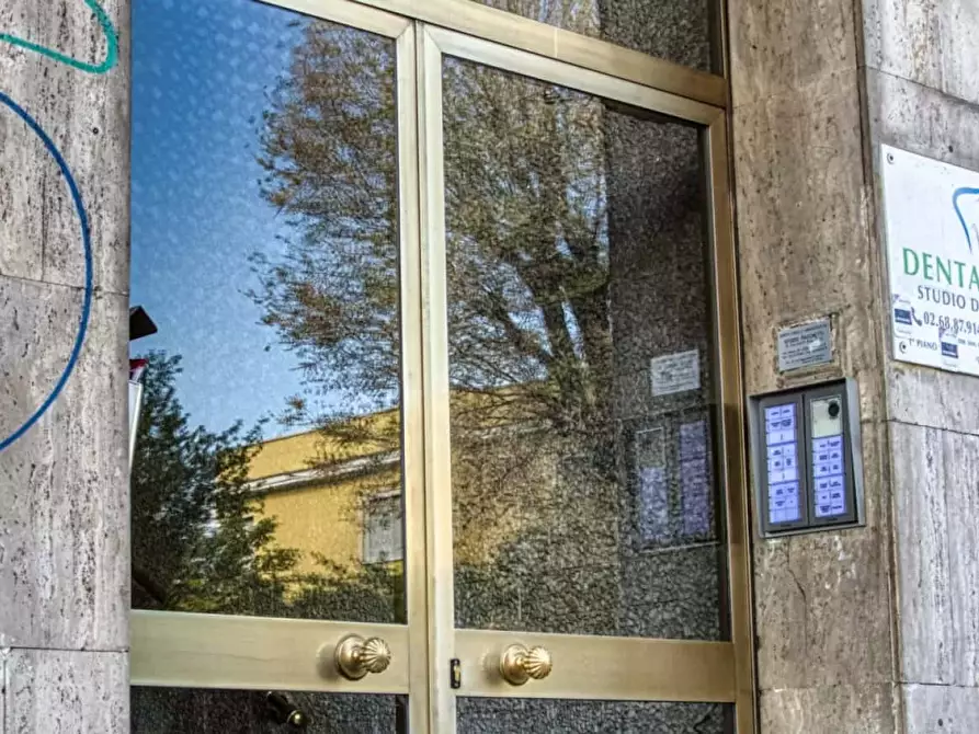 Immagine 30 di Appartamento in affitto  in Via Arbe71 a Milano