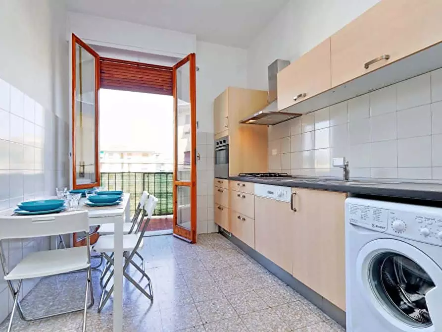 Immagine 10 di Camera in affitto  in Via Vincenzo Bellini56 a Firenze