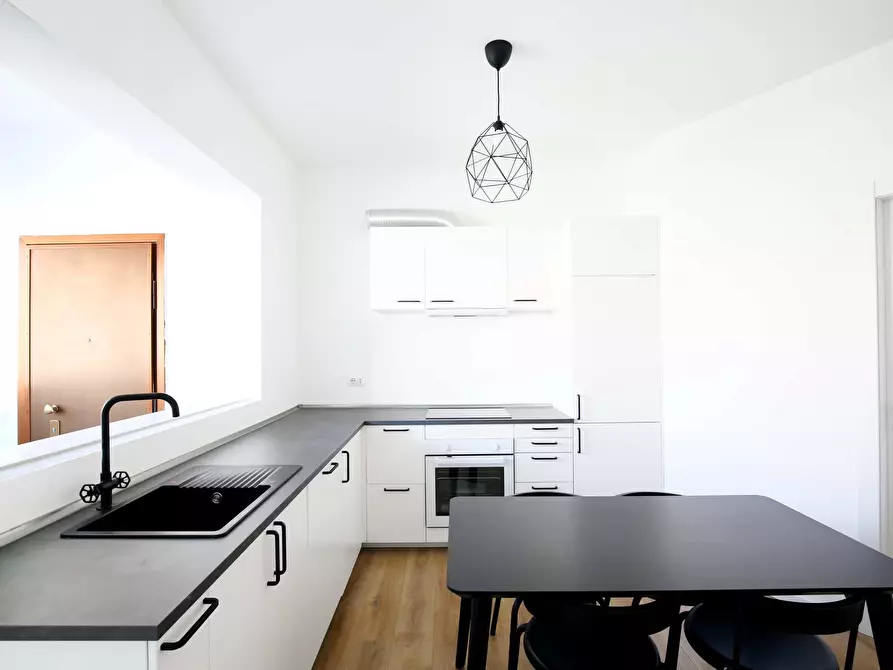 Immagine 13 di Camera in affitto  in Via Benjamin Constant6 a Milano