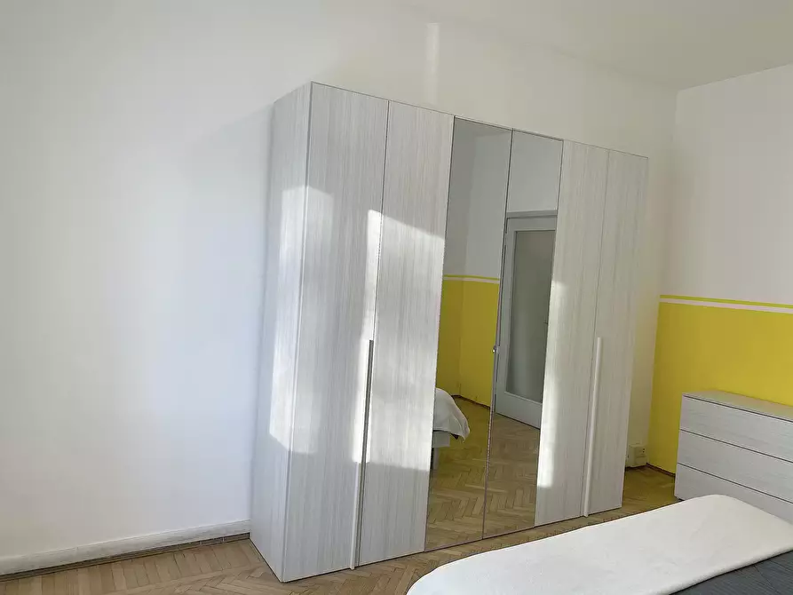 Immagine 17 di Camera in affitto  in Via Giovanni Segantini75 a Milano