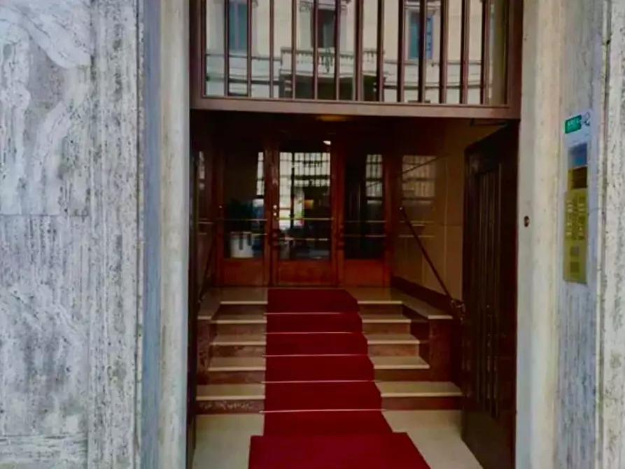 Immagine 12 di Camera in affitto  in Via Giosuè Carducci21 a Milano