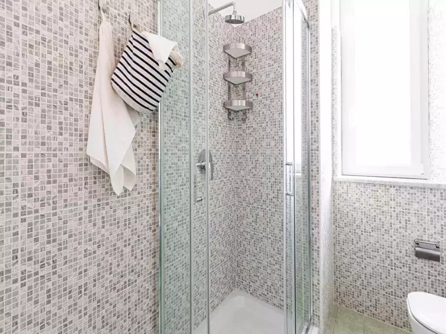 Immagine 19 di Camera in affitto  in Via Gardone5 a Milano