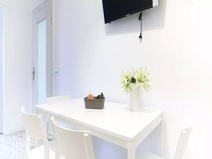 Immagine 9 di Camera in affitto  in Via Ariberto1 a Milano