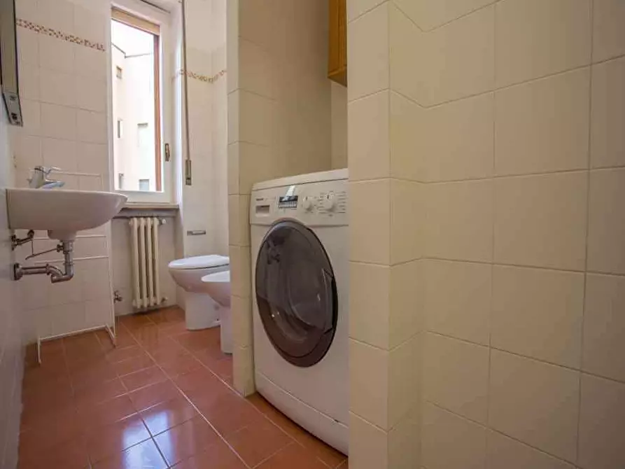 Immagine 15 di Camera in affitto  in Via Farneti4 a Milano