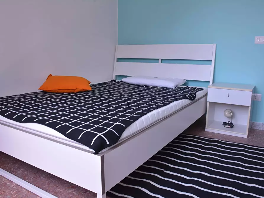 Immagine 2 di Camera in affitto  in Via dei Giudicati1 a Cagliari