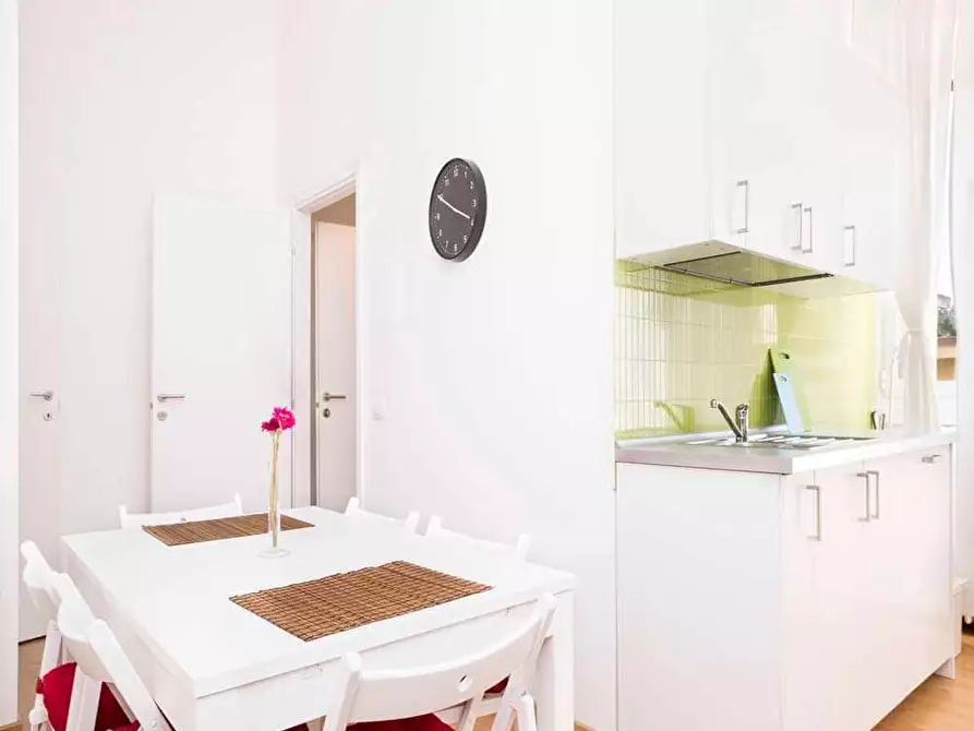 Immagine 21 di Camera in affitto  in Via Legnone15 a Milano