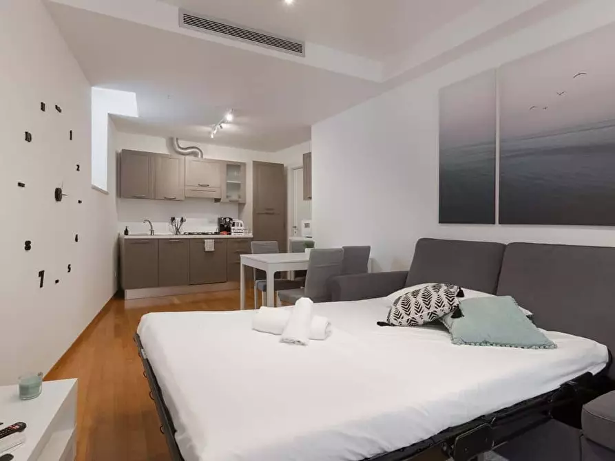 Immagine 15 di Appartamento in affitto  in Via Felice Venezian23 a Trieste