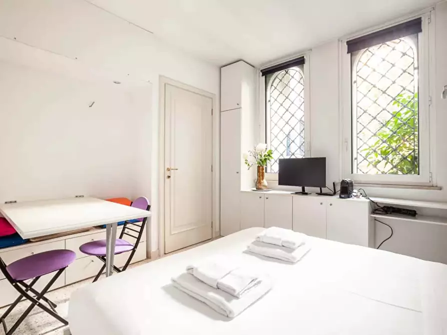 Immagine 14 di Appartamento in affitto  in Viale Cirene5 a Milano