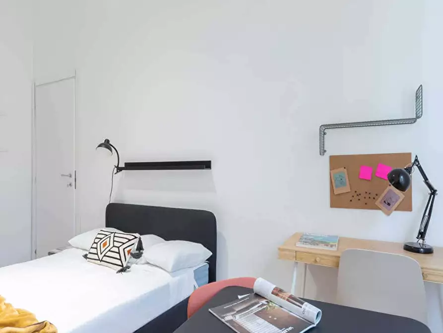 Immagine 3 di Camera in affitto  in Viale Carlo Espinasse10 a Milano