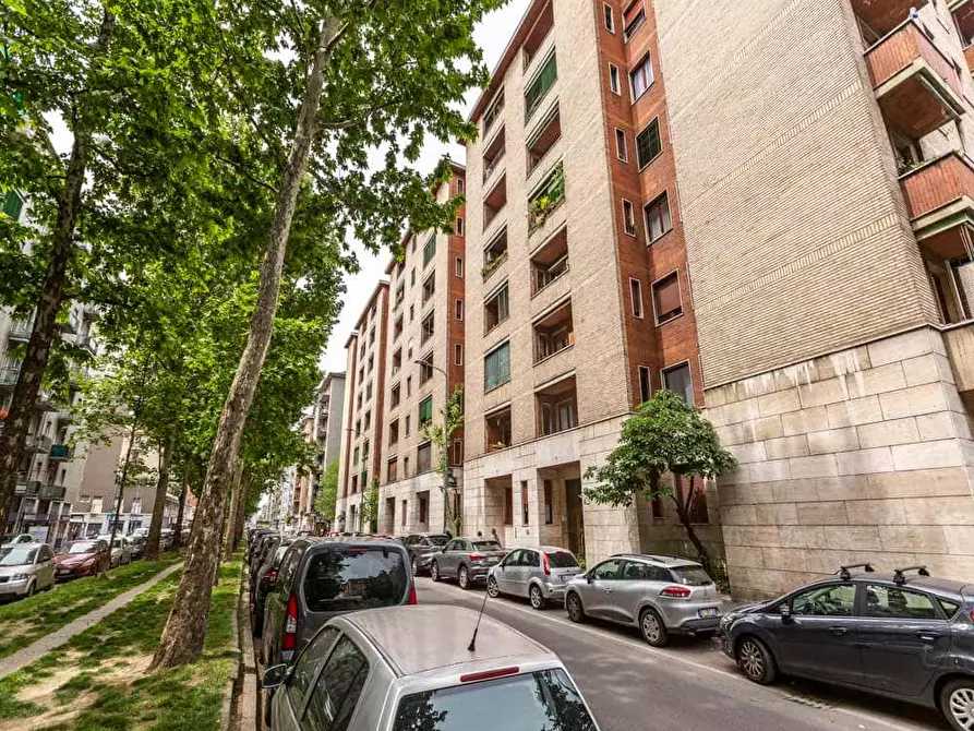 Immagine 19 di Camera in affitto  in Via Lorenteggio80 a Milano