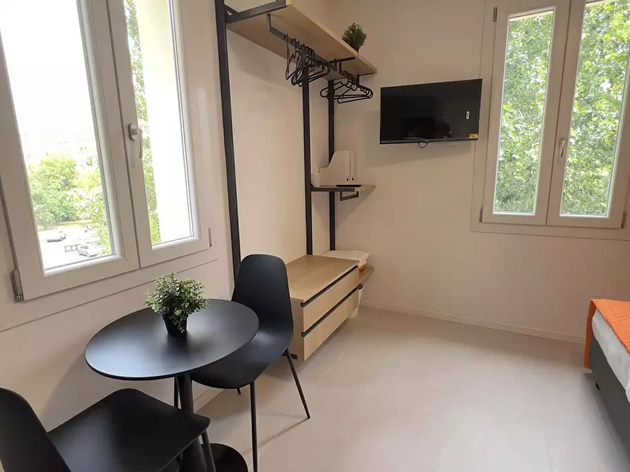 Immagine 14 di Camera in affitto  in Via Vignolese749 a Modena