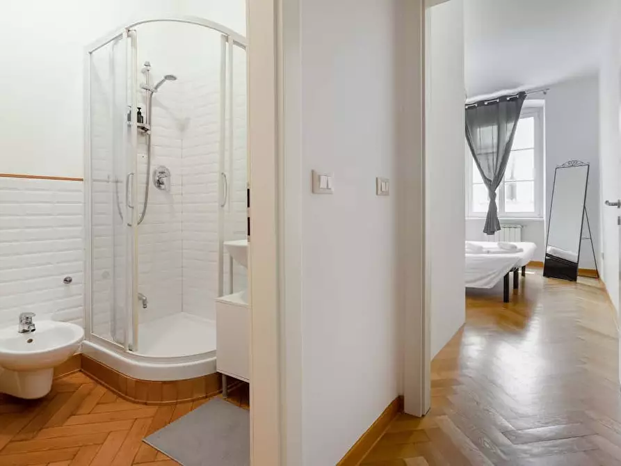 Immagine 11 di Appartamento in affitto  in Piazza della Borsa4 a Trieste