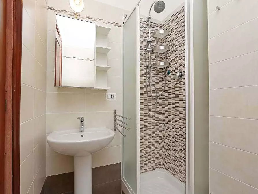 Immagine 42 di Camera in affitto  in Via Gualdo Tadino4 a Roma