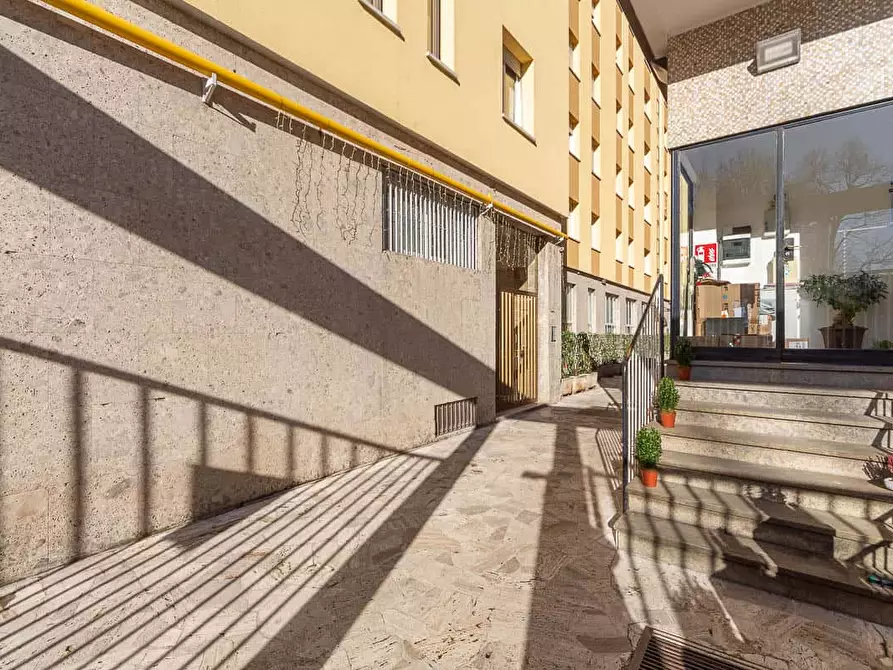 Immagine 68 di Appartamento in affitto  in Via Salasco5 a Milano