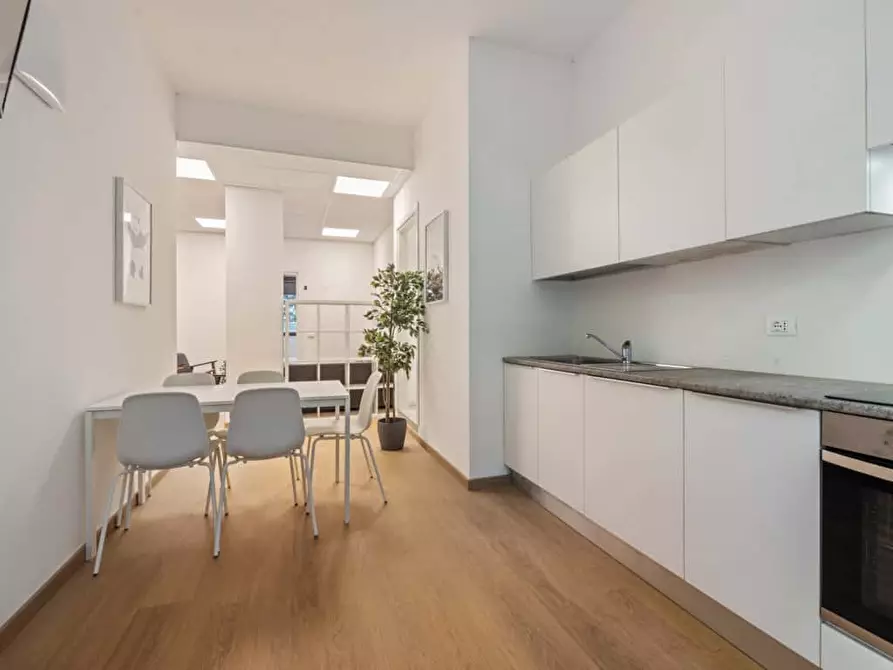 Immagine 11 di Camera in affitto  in Via Uguccione da Pisa4 a Milano