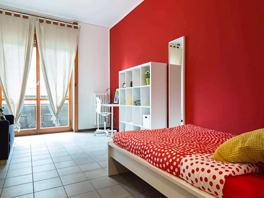 Immagine 1 di Camera in affitto  in Via Francesco Arese12 a Milano