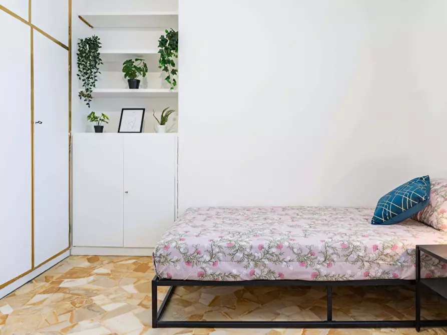 Immagine 2 di Camera in affitto  in Via Plinio43 a Milano