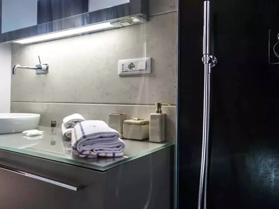 Immagine 21 di Appartamento in affitto  in Via Ciovasso a Milano