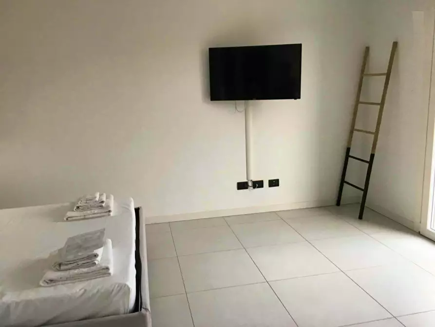 Immagine 5 di Appartamento in affitto  in Via Luigi Mercantini a Milano