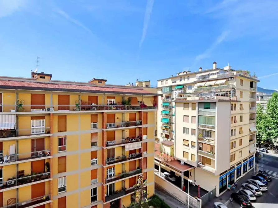 Immagine 21 di Camera in affitto  in Via Vincenzo Bellini56 a Firenze