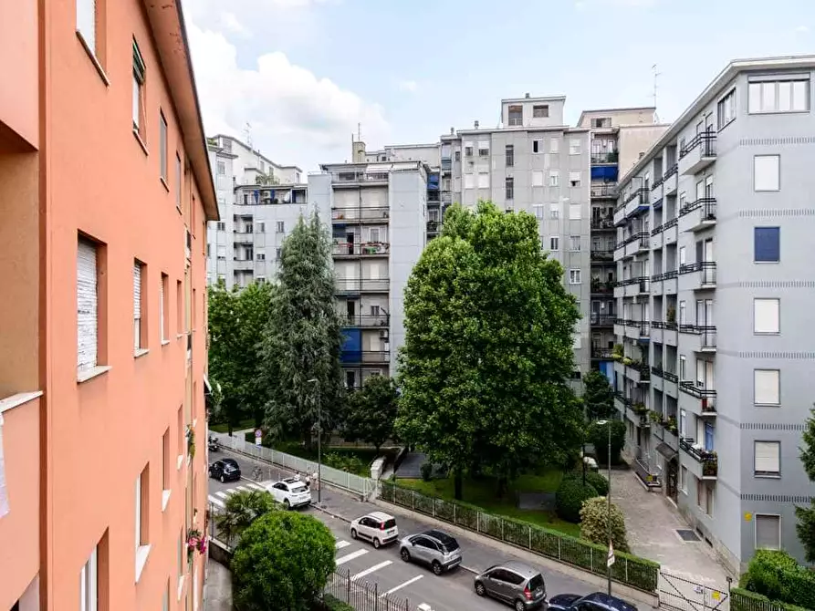 Immagine 28 di Camera in affitto  in VIA CAVEZZALI19 a Milano