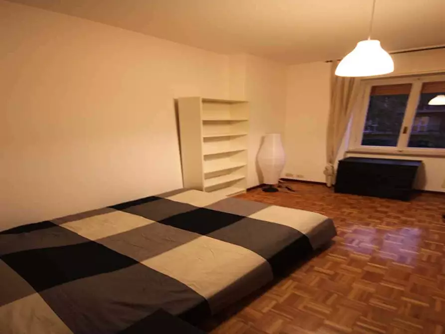 Immagine 3 di Camera in affitto  in Via Emilio De Marchi8 a Milano