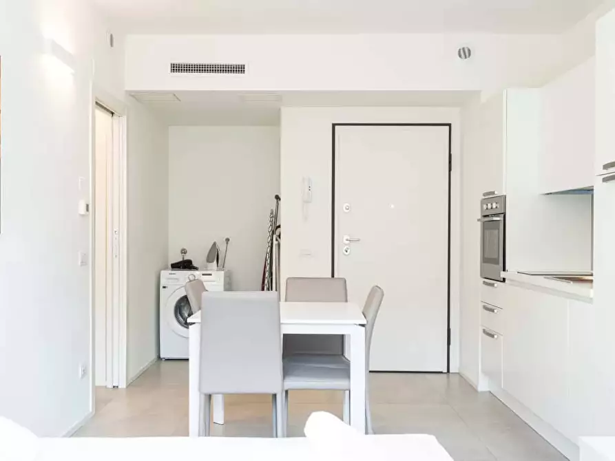 Immagine 36 di Appartamento in affitto  in Via Ippolito Rosellini2 a Milano