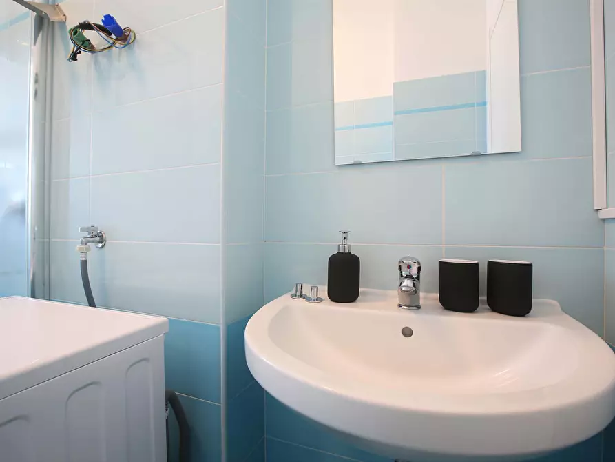 Immagine 18 di Camera in affitto  in Via Carlo Marx12 a Milano