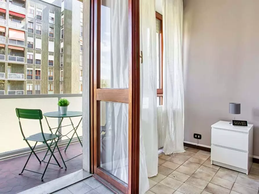 Immagine 10 di Camera in affitto  in Via Ronchi24 a Milano
