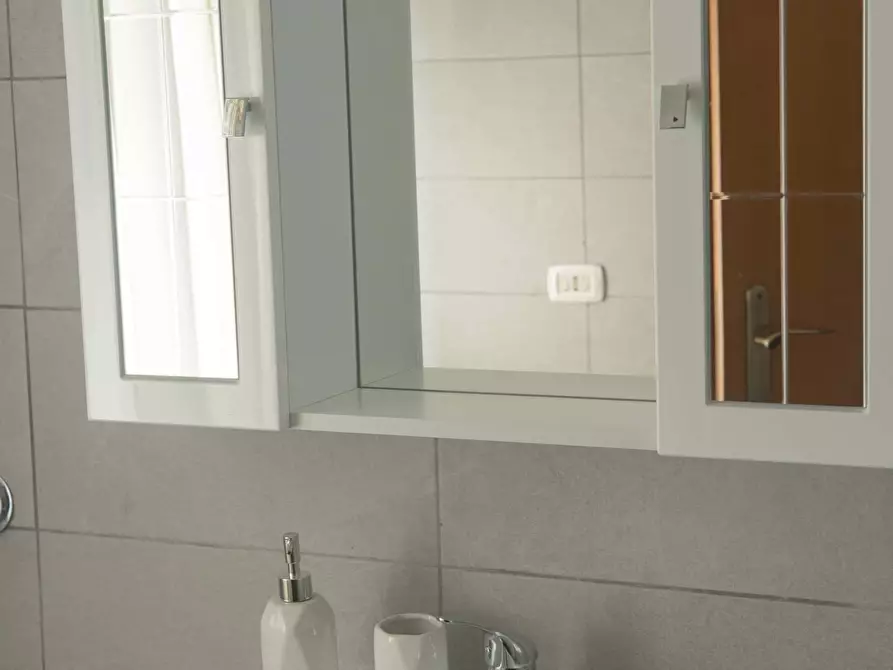 Immagine 6 di Camera in affitto  in Via Casilina a Cervaro