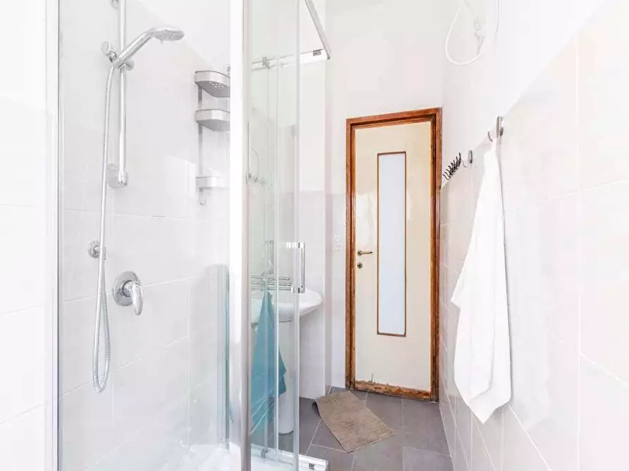 Immagine 23 di Camera in affitto  in Viale Lucania30 a Milano