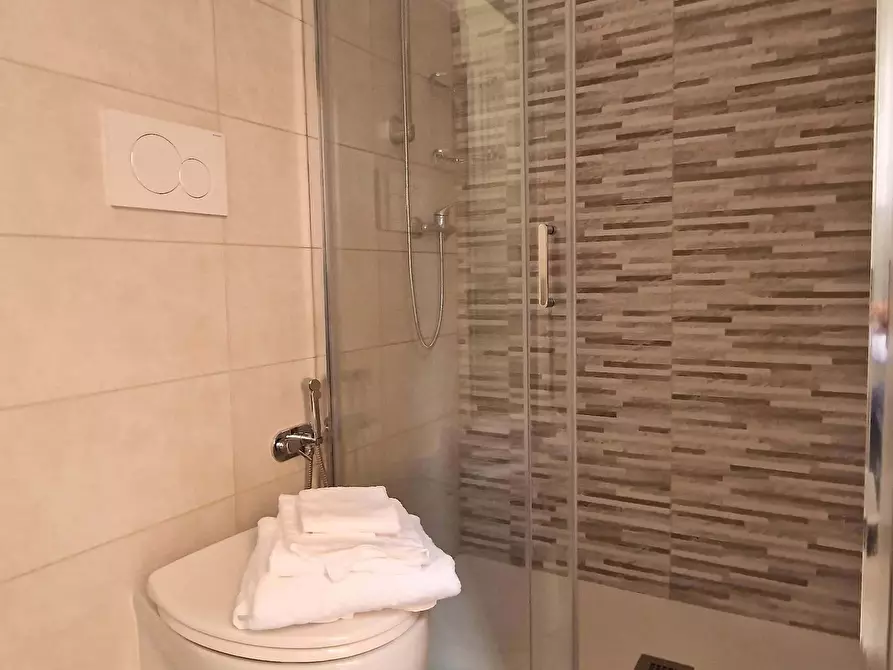 Immagine 12 di Camera in affitto  in Via Attilio Ambrosini1 a Roma