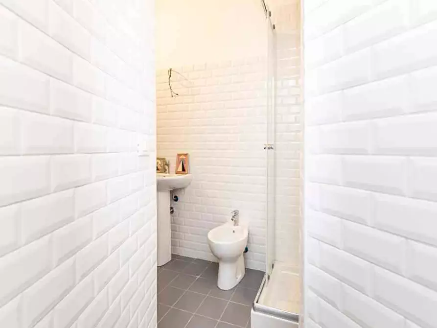 Immagine 24 di Camera in affitto  in Via San Marco20 a Milano