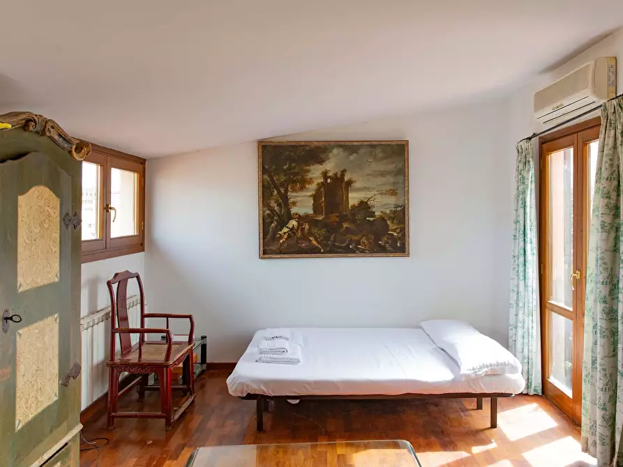 Immagine 2 di Appartamento in affitto  in Via de' Guicciardini10 a Firenze