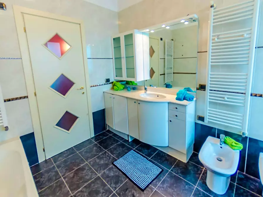 Immagine 11 di Camera in affitto  in Corso Sebastopoli a Torino