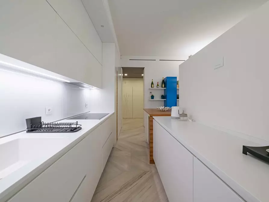 Immagine 5 di Appartamento in affitto  in Corso Europa10 a Milano