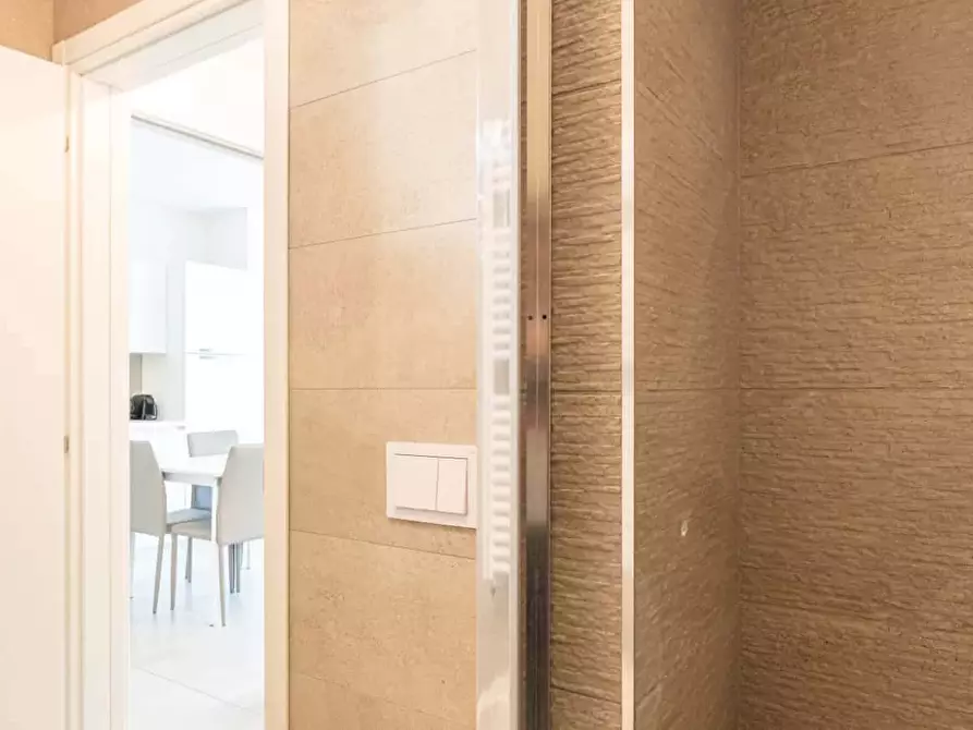 Immagine 17 di Appartamento in affitto  in Via Ippolito Rosellini2 a Milano