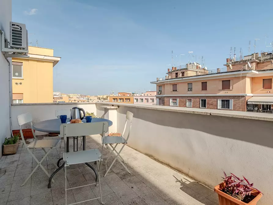 Immagine 11 di Appartamento in affitto  in Via Acaia24 a Roma