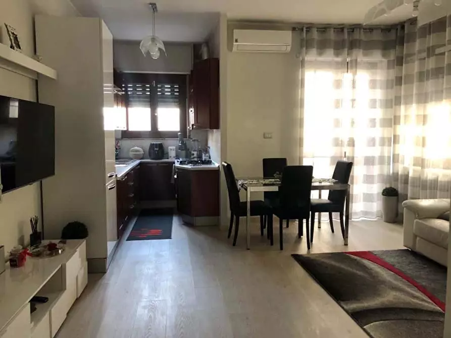 Immagine 7 di Camera in affitto  in Via Cellini2 a Moncalieri