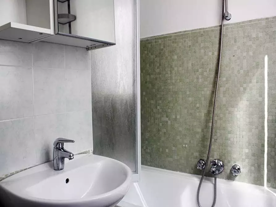 Immagine 18 di Camera in affitto  in Via Salvatore Barzilai5 a Milano