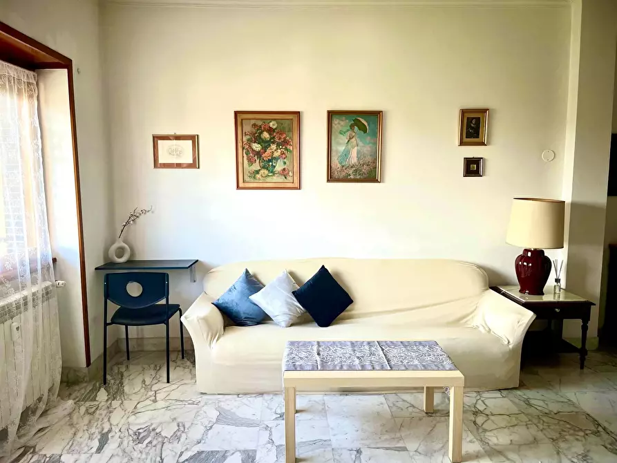 Immagine 2 di Appartamento in affitto  in Via Simone Martini125 a Roma