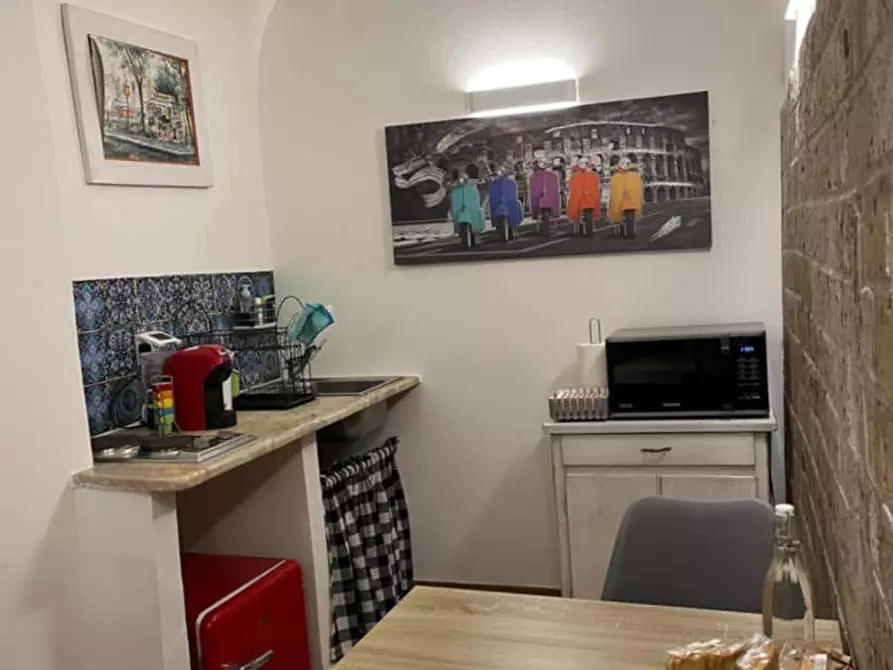 Immagine 3 di Appartamento in affitto  in Via dei Capocci19 a Roma