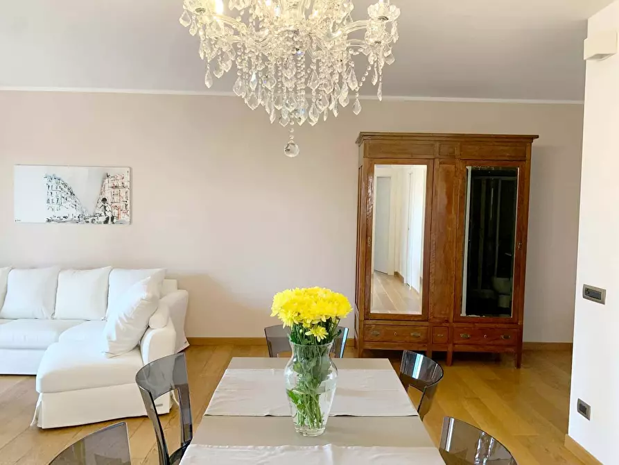 Immagine 21 di Appartamento in affitto  in Viale della Grande Muraglia59 a Roma