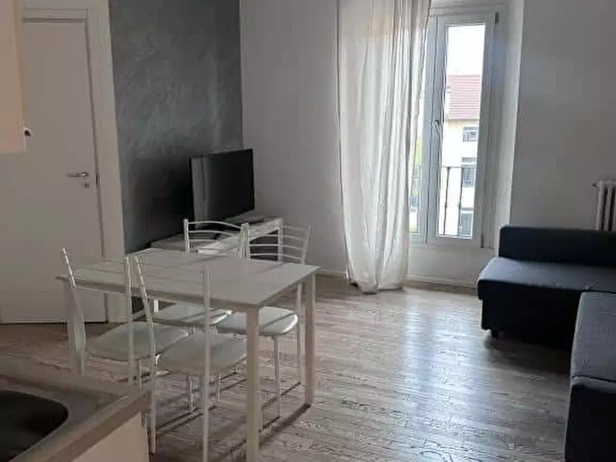 Immagine 1 di Appartamento in affitto  in Via Macedonio Melloni4 a Milano