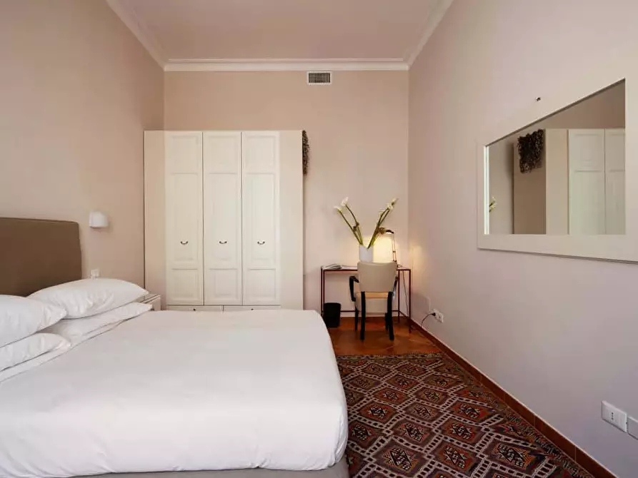 Immagine 14 di Appartamento in affitto  in Via Cavour310 a Roma