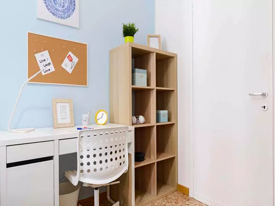 Immagine 3 di Camera in affitto  in Via delle Ande8 a Milano