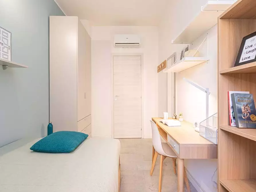 Immagine 3 di Camera in affitto  in Via Monte Ceneri78 a Milano