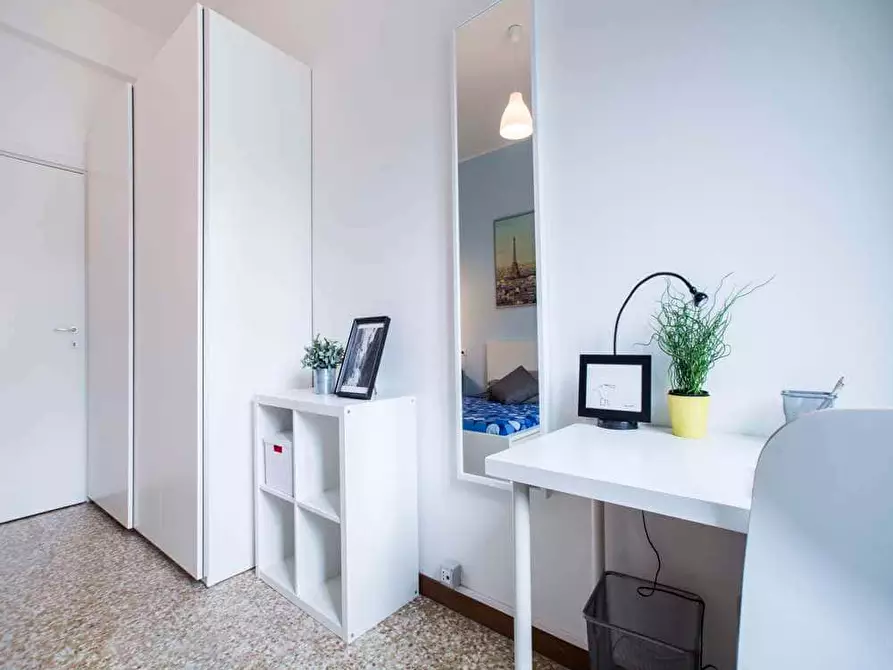 Immagine 2 di Camera in affitto  in Viale Carlo Espinasse10 a Milano