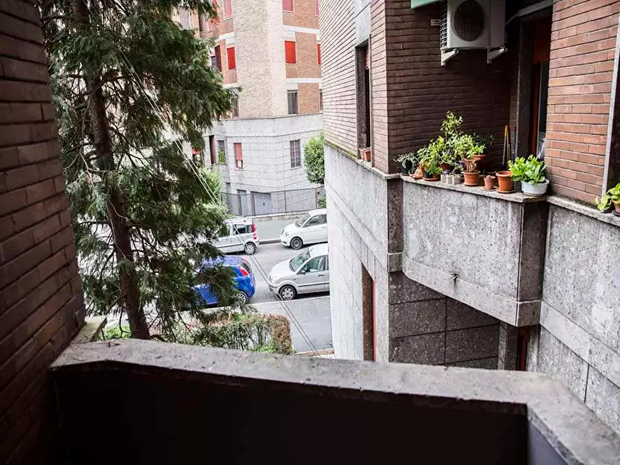 Immagine 6 di Camera in affitto  in Via Salvatore Barzilai15 a Milano