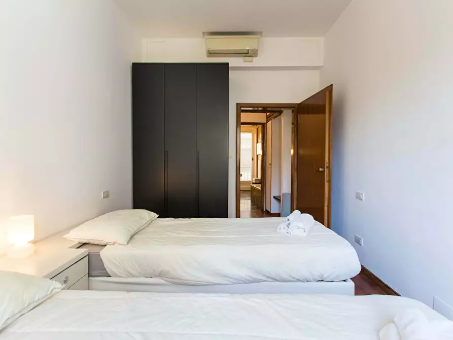 Immagine 12 di Appartamento in affitto  in Via Durini a Milano